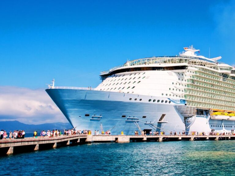 Cruising Rules for Passengers: A Complete Guide To Safety